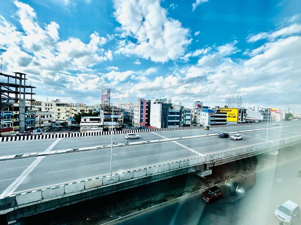 Hotel Lake View Airport Zone Haidarábád Kültér fotó