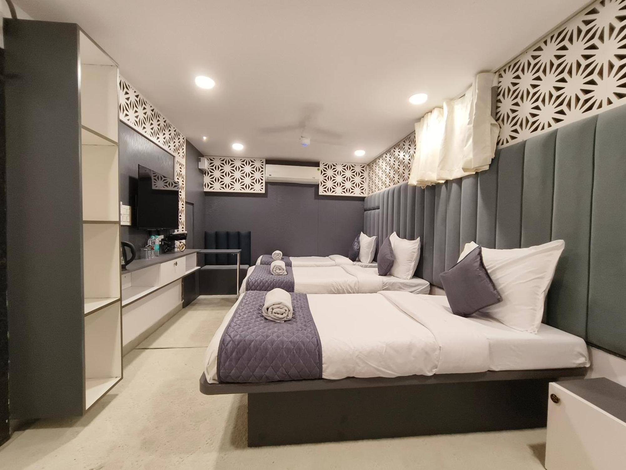 Hotel Lake View Airport Zone Haidarábád Kültér fotó