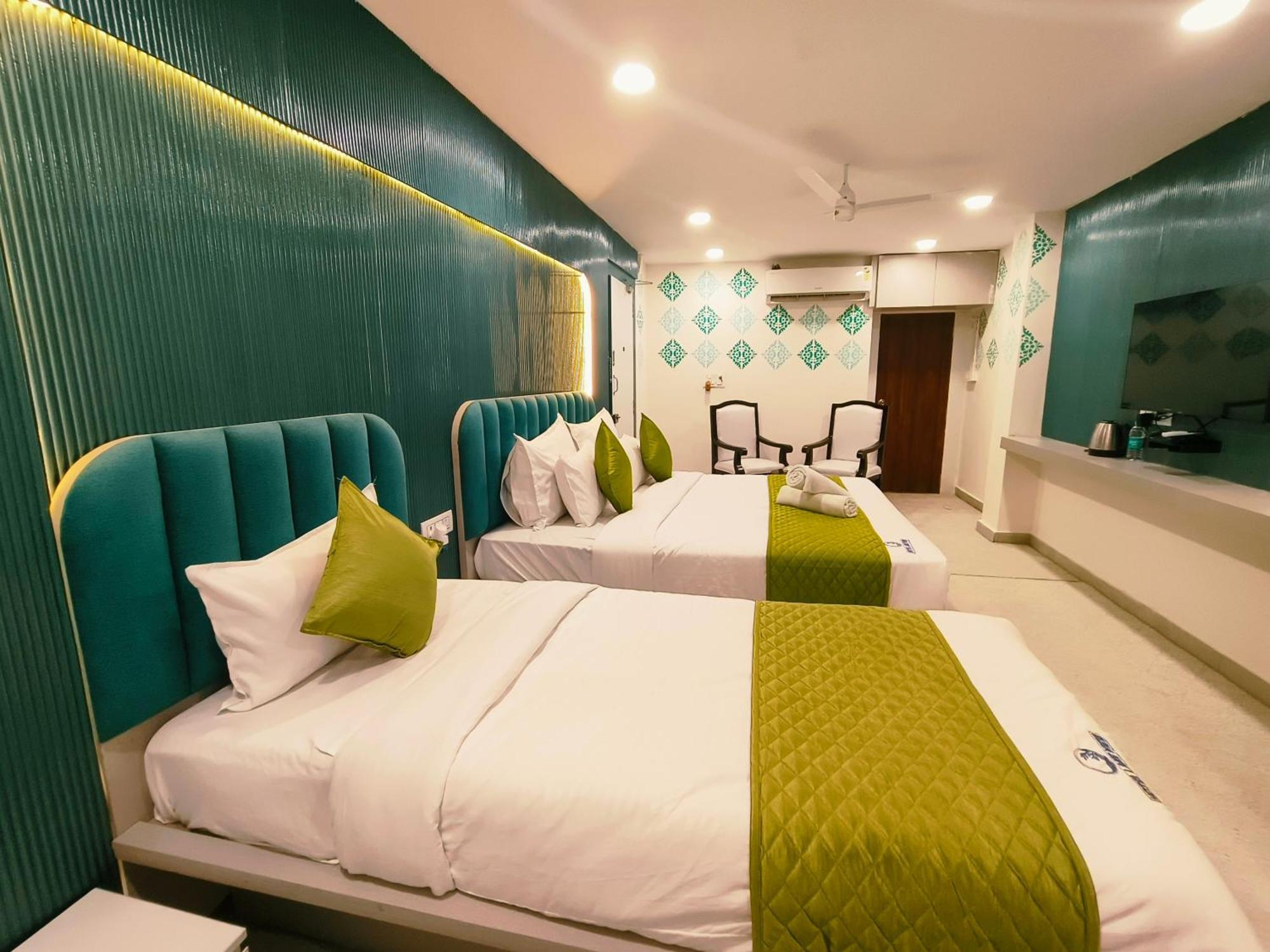 Hotel Lake View Airport Zone Haidarábád Kültér fotó